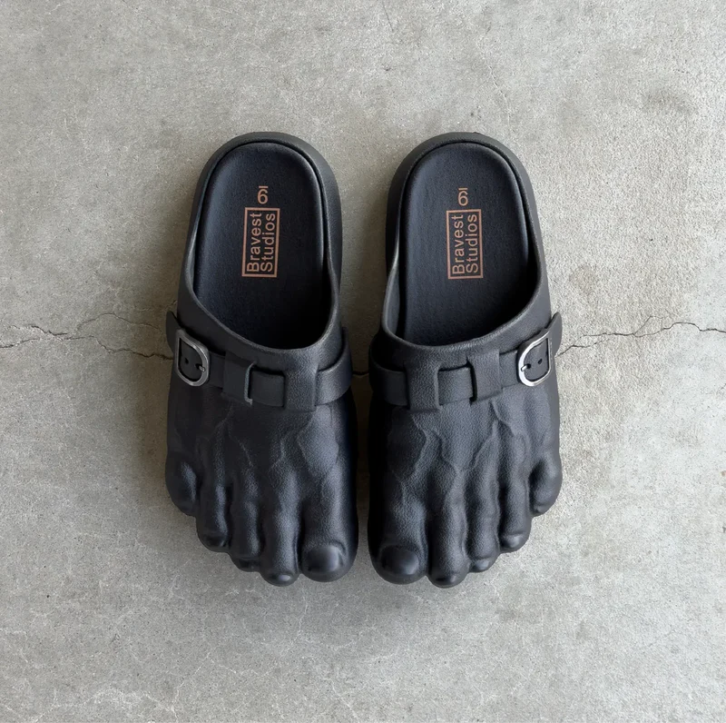 Bravest Foot Clog Black